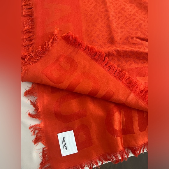 Burberry scarf - Picture 2 of 2